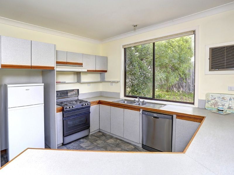 26 Chatfield Avenue, Rosebud West VIC 3940