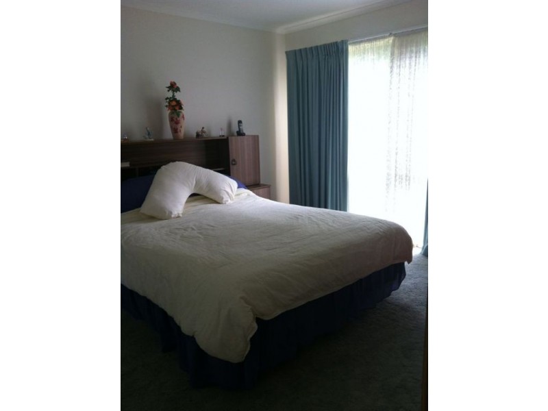 131 First Avenue, Rosebud VIC 3939