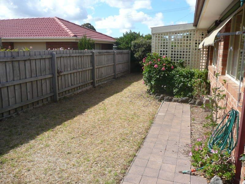 16 Dunstone Drive, Rosebud VIC 3939
