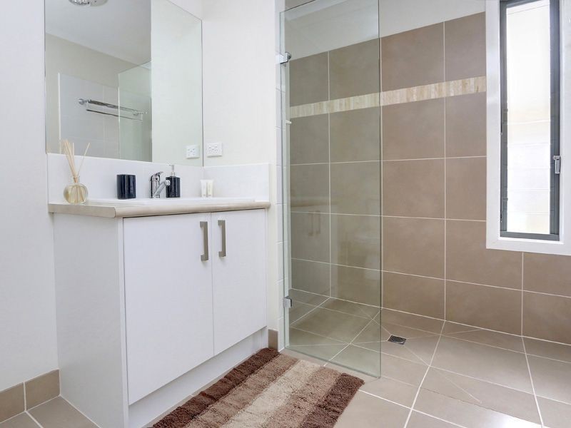26 Sixth Avenue, Rosebud VIC 3939