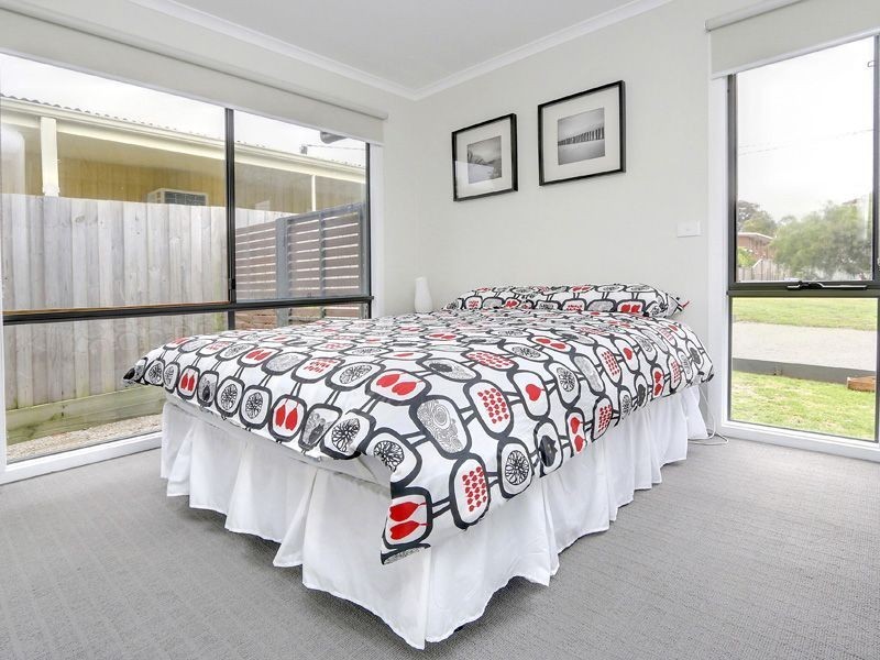 26 Sixth Avenue, Rosebud VIC 3939