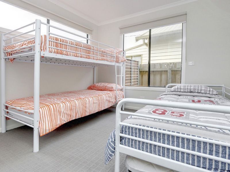 26 Sixth Avenue, Rosebud VIC 3939