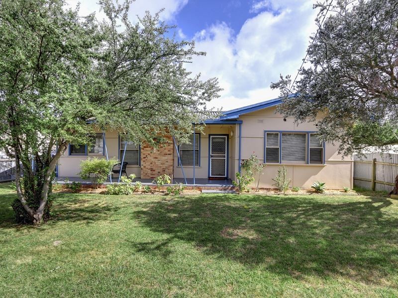 32 Broadway, Rosebud West VIC 3940