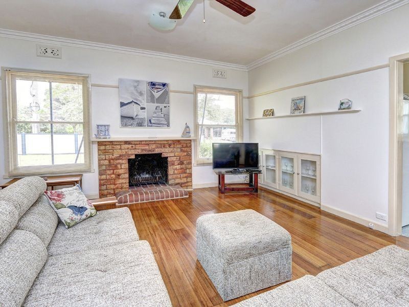 32 Broadway, Rosebud West VIC 3940