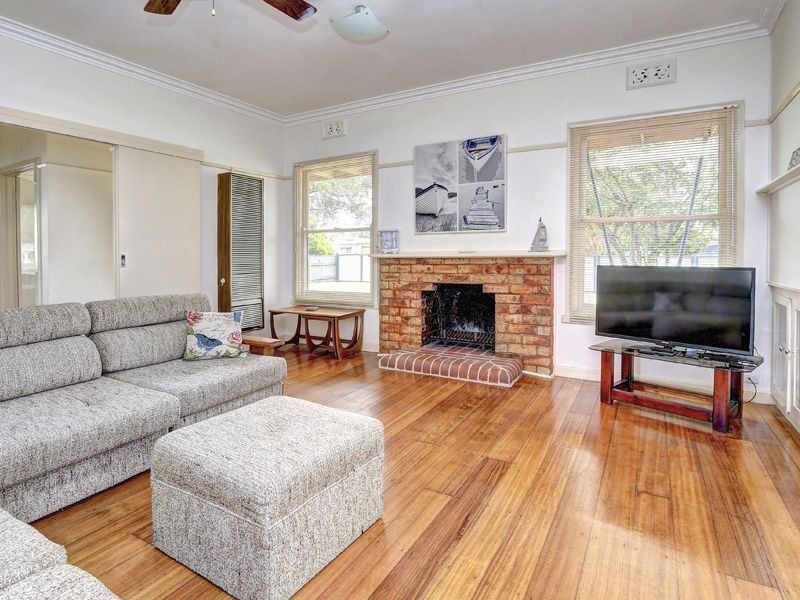 32 Broadway, Rosebud West VIC 3940