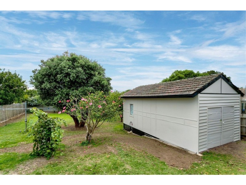 22 Moorfield Avenue, Rosebud VIC 3939