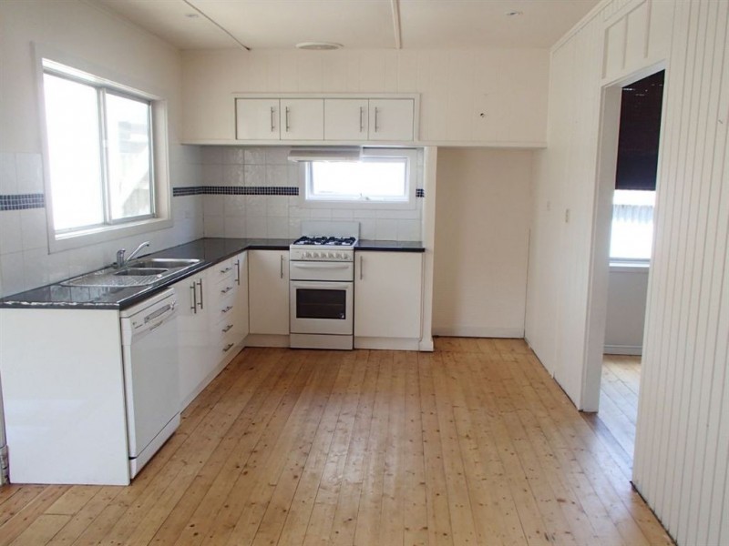 99 Third Avenue, Rosebud VIC 3939