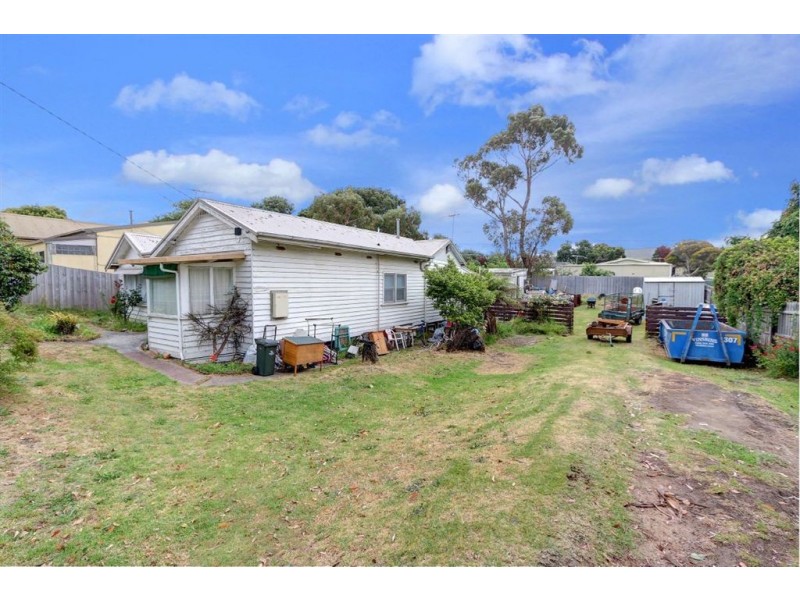 83-85 Seventh Avenue, Rosebud VIC 3939