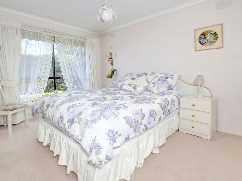 18 Irving Court, Rosebud West VIC 3940