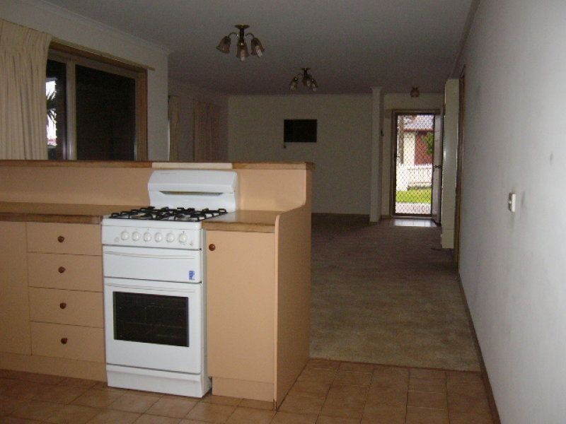 122 Sixth Avenue, Rosebud VIC 3939