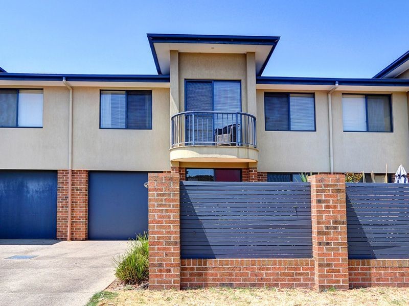 2/1 Adams Avenue, Rosebud VIC 3939