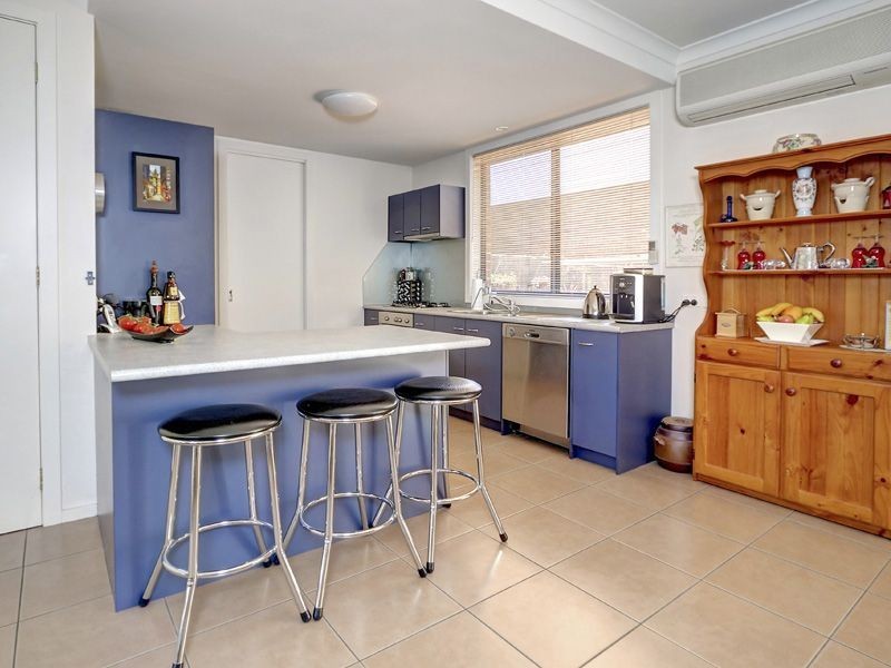 2/1 Adams Avenue, Rosebud VIC 3939