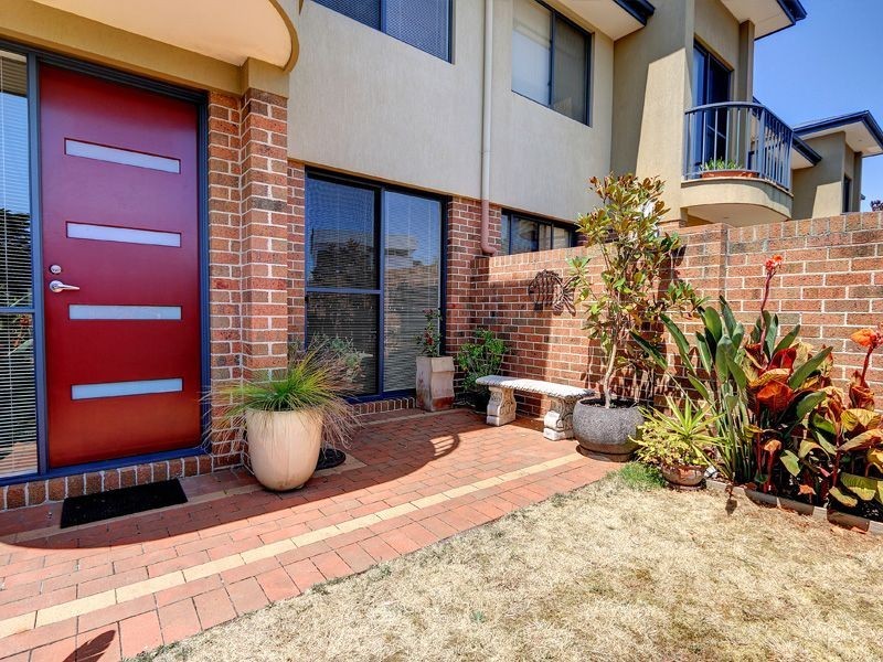 2/1 Adams Avenue, Rosebud VIC 3939