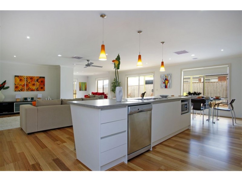 5 Peninsula Sands Blvd, Rosebud VIC 3939