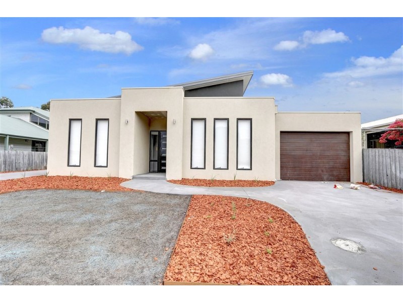 2/84 Elizabeth Avenue, Rosebud West VIC 3940