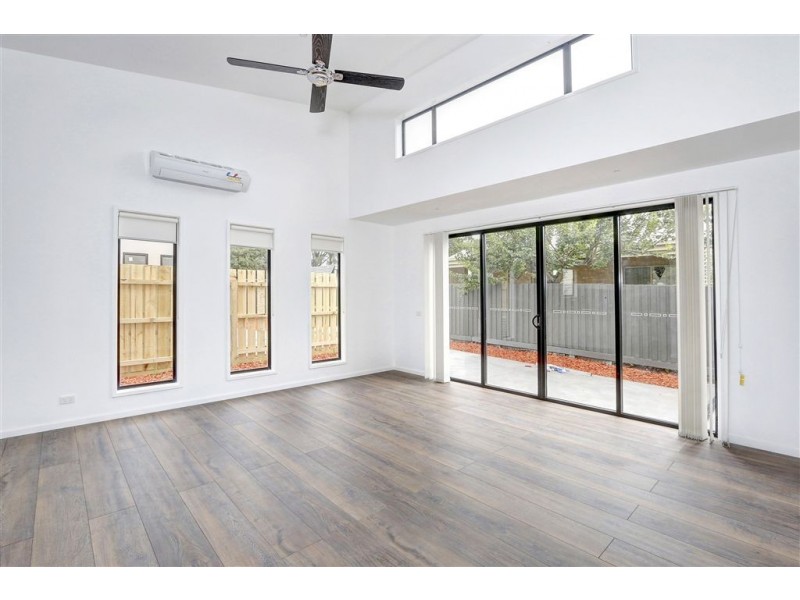 2/84 Elizabeth Avenue, Rosebud West VIC 3940