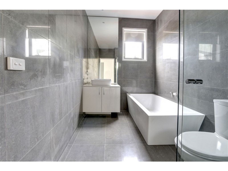 2/84 Elizabeth Avenue, Rosebud West VIC 3940