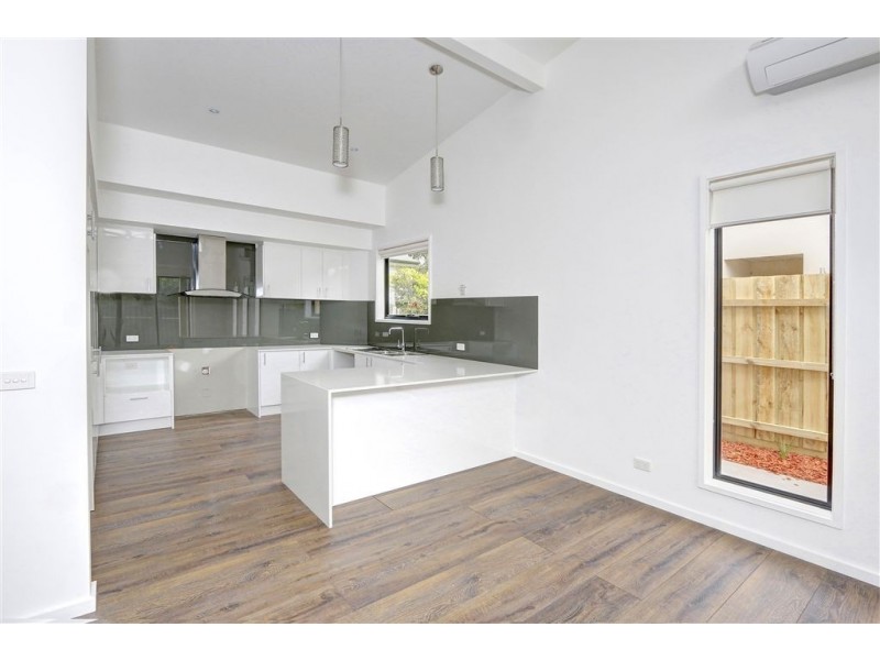 2/84 Elizabeth Avenue, Rosebud West VIC 3940