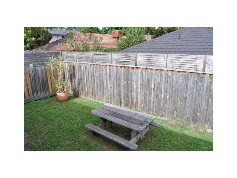 8 Aylwin Avenue, Burwood VIC 3125