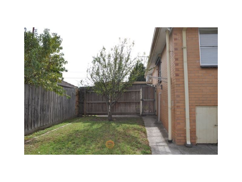 8 Aylwin Avenue, Burwood VIC 3125
