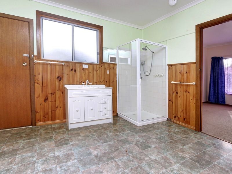 50 Whitehead Grove, Rosebud West VIC 3940