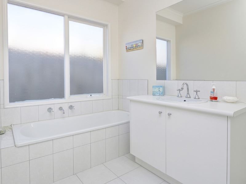 13 Catherine Street, Mccrae VIC 3938