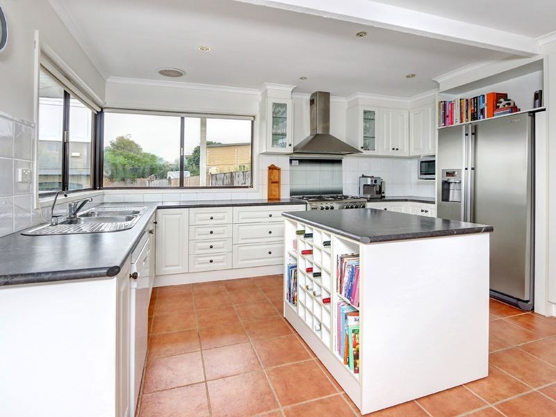 27 Marion Road, Rosebud VIC 3939