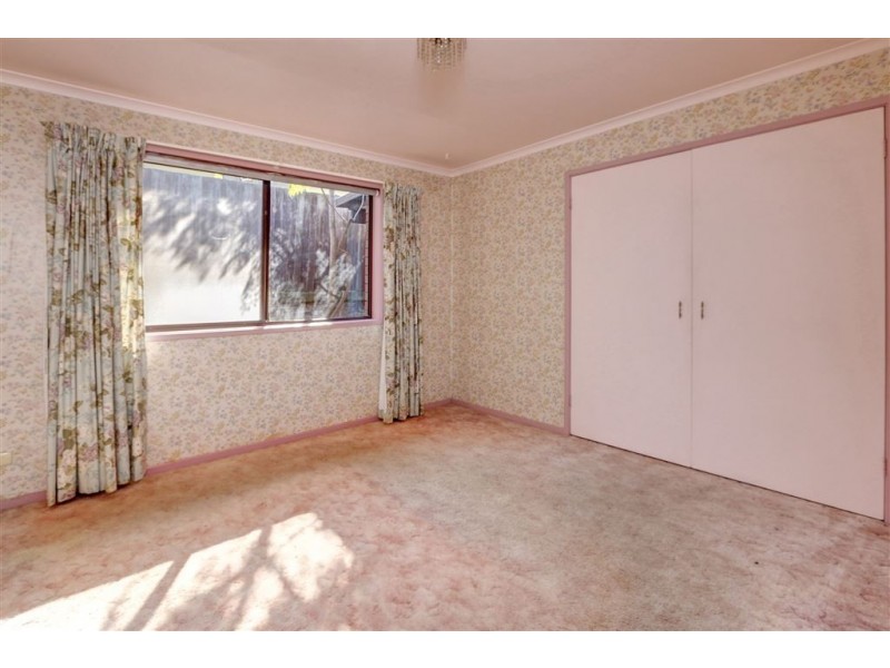 204 Ninth Avenue, Rosebud VIC 3939