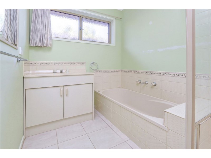 8 Banksia Place, Rosebud VIC 3939