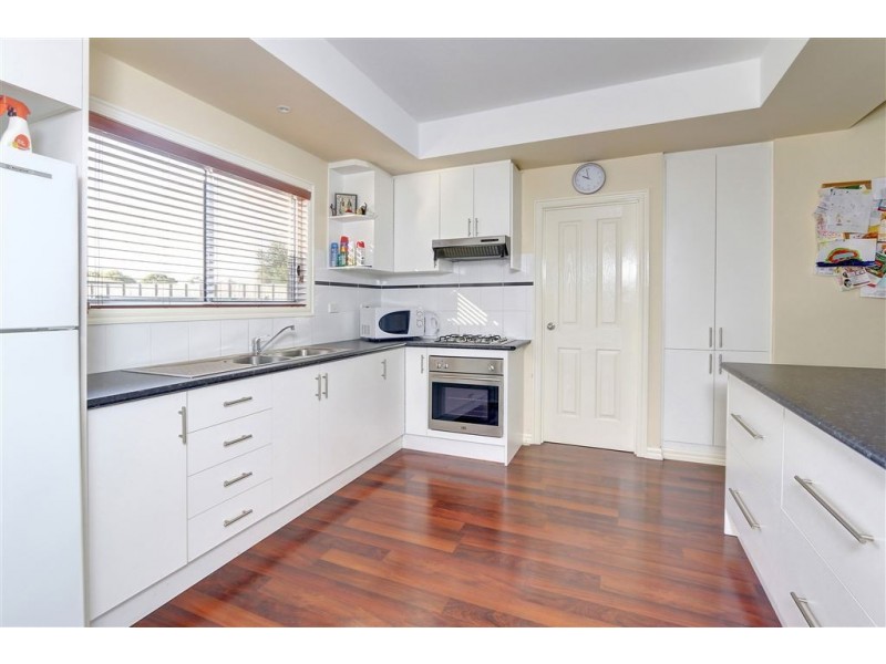 42 Elizabeth Avenue, Rosebud West VIC 3940