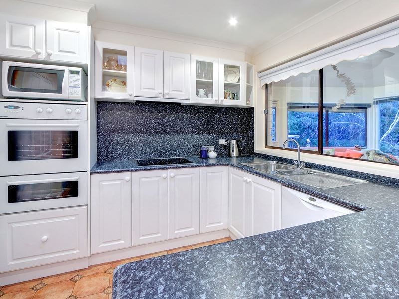 17 Fawkner Avenue, Blairgowrie VIC 3942