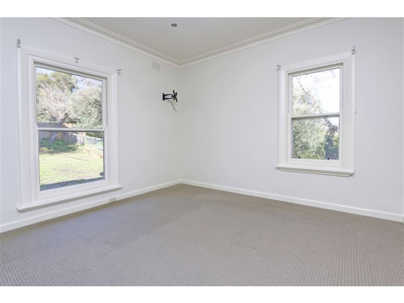 5 The Eyrie, Mccrae VIC 3938