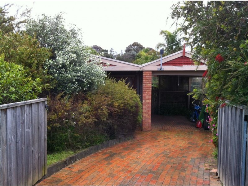 71 Fourth Avenue, Rosebud VIC 3939