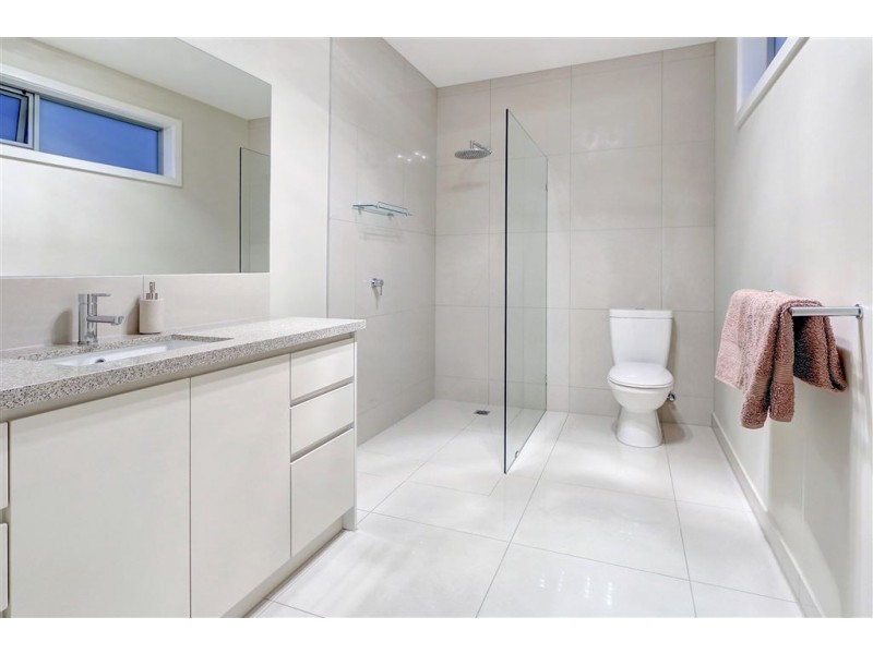 8A Birdrock Avenue, Mount Martha VIC 3934