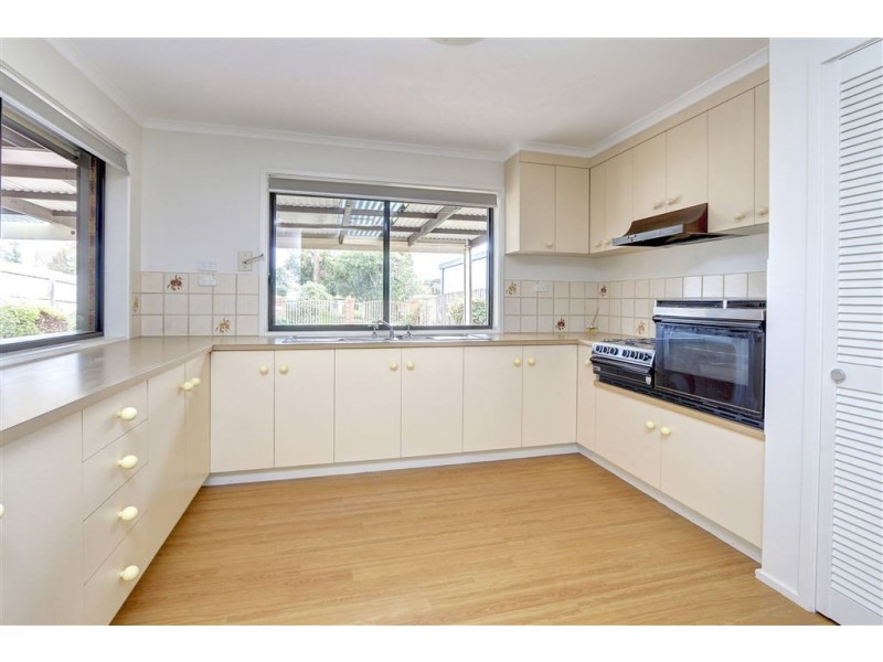 171 Ninth Avenue, Rosebud VIC 3939