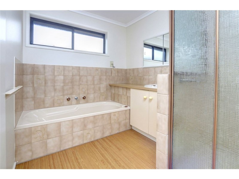 171 Ninth Avenue, Rosebud VIC 3939