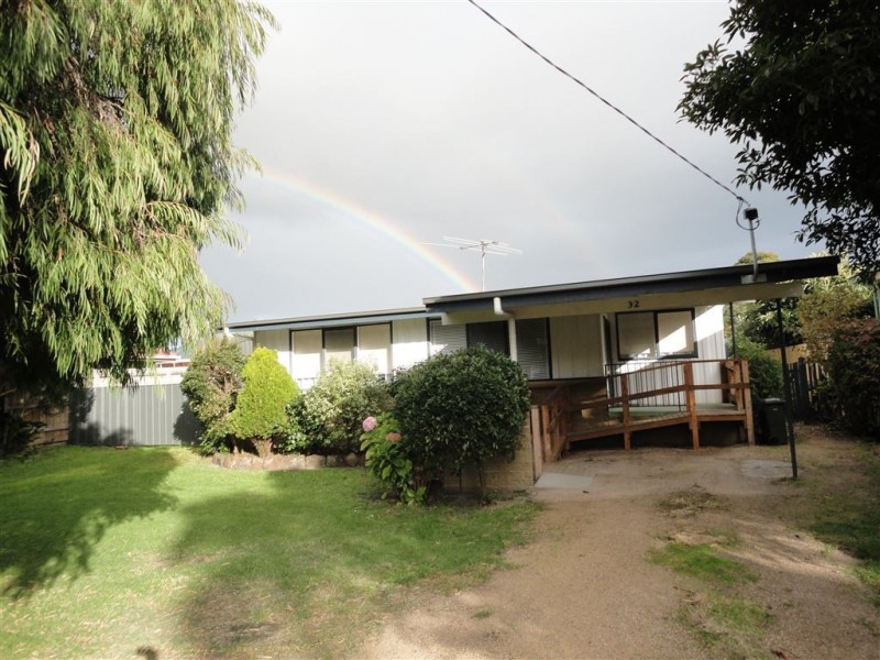 32 Lyon Street, Rosebud VIC 3939