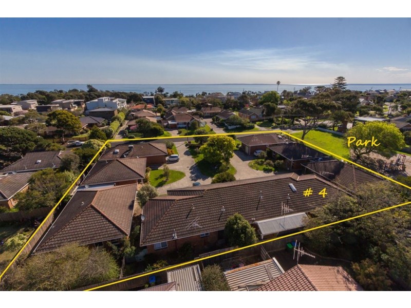 4/16 Johns Road, Mornington VIC 3931