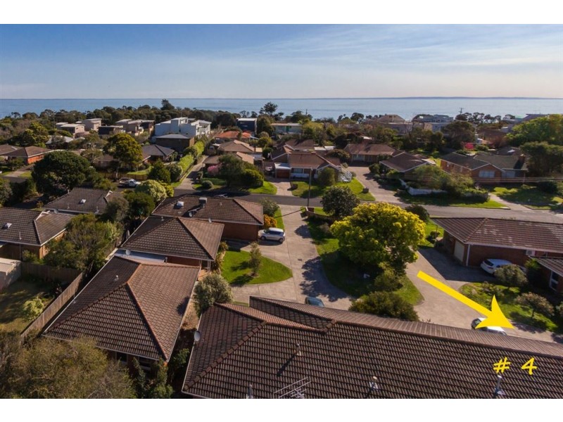 4/16 Johns Road, Mornington VIC 3931