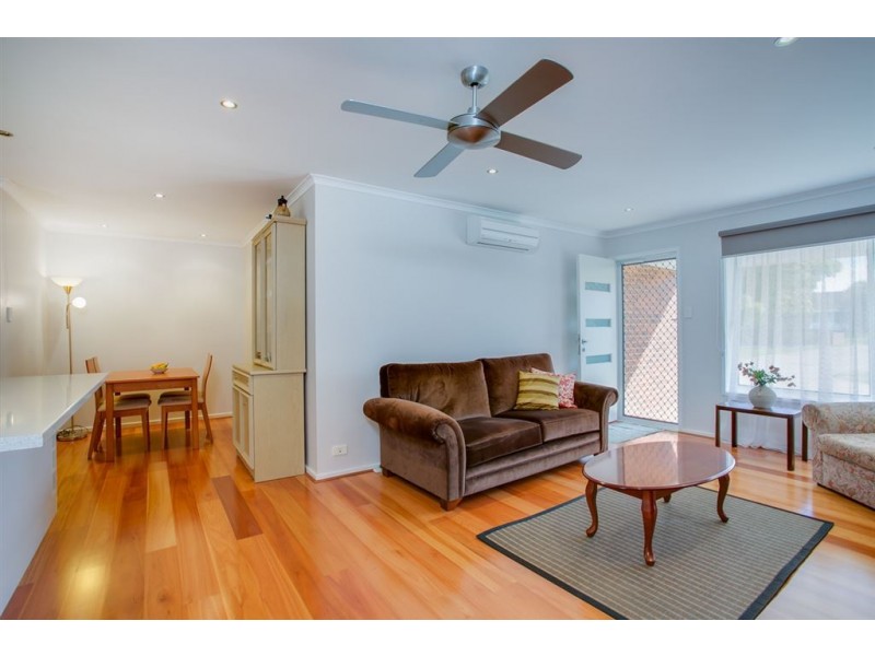 4/16 Johns Road, Mornington VIC 3931