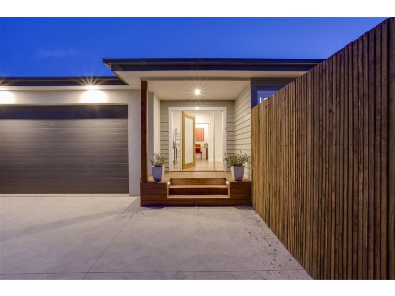 5A Walpole Ave, Rosebud VIC 3939