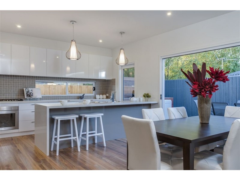5A Walpole Ave, Rosebud VIC 3939