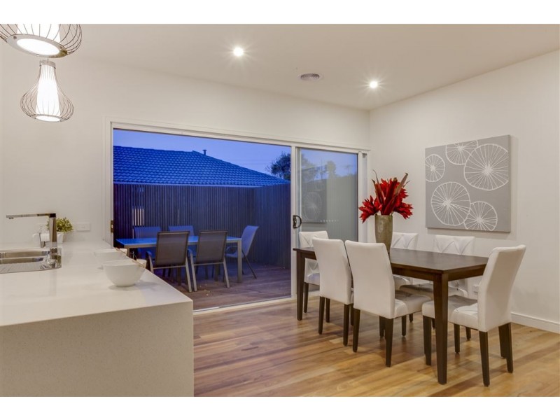5A Walpole Ave, Rosebud VIC 3939