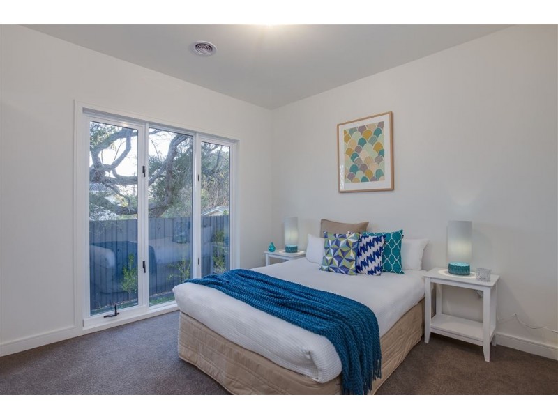 5A Walpole Ave, Rosebud VIC 3939