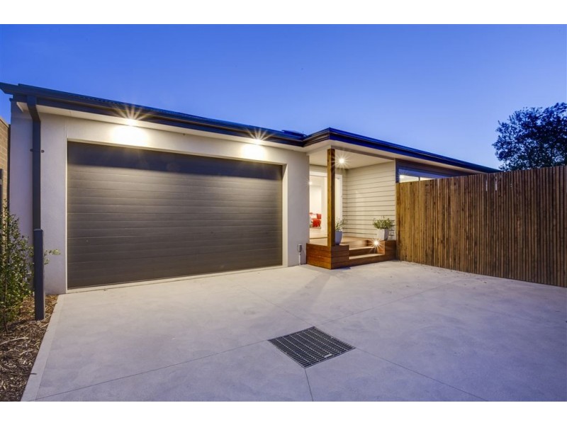 5A Walpole Ave, Rosebud VIC 3939