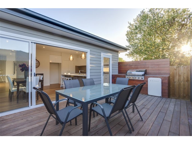 5A Walpole Ave, Rosebud VIC 3939