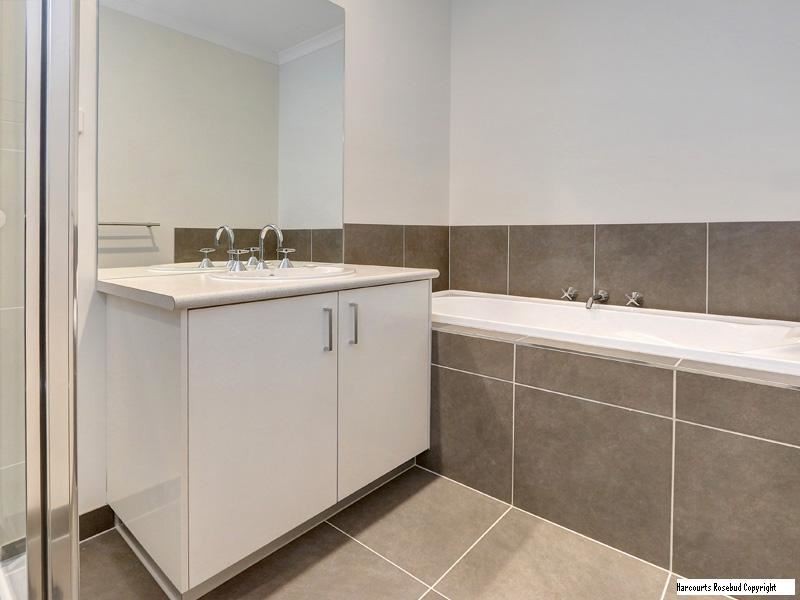 9/31 Mount Arthur Avenue, Rosebud VIC 3939