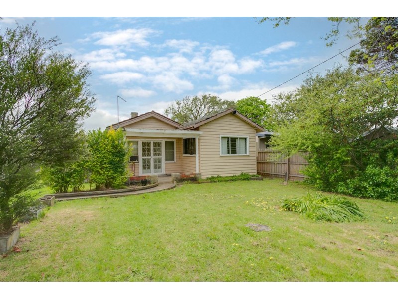 20 Moorfield Avenue, Rosebud VIC 3939