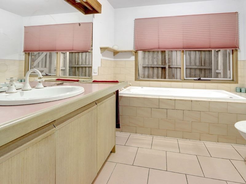 10 Rollings Close, Rosebud VIC 3939