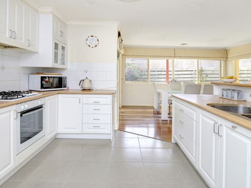 4 Caroline Court, Rosebud VIC 3939